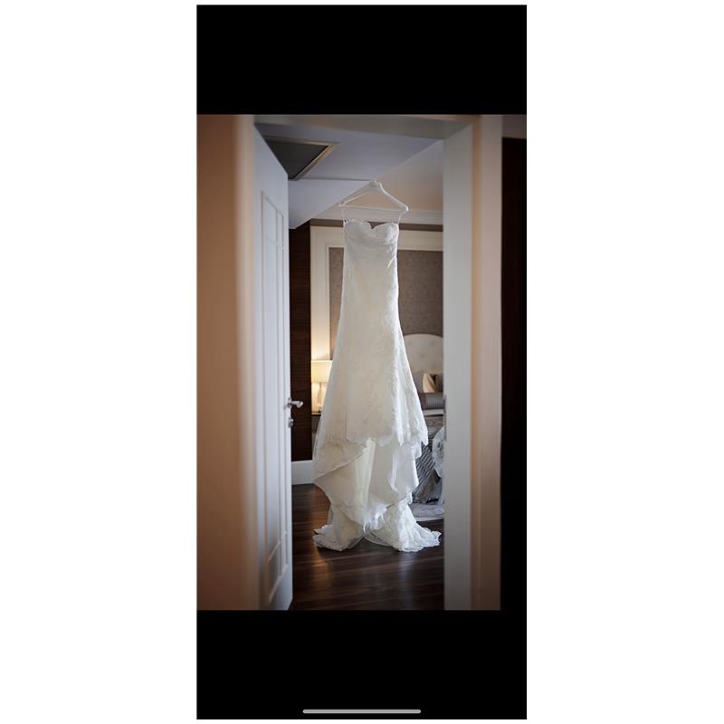 لباس عروس دکلته یک بار پوشیده شده در حد نو و برند پرونویا خریداری شده از لندن